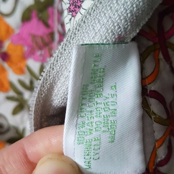 Vera Bradley Weekend Bag - Picture 6 of 6